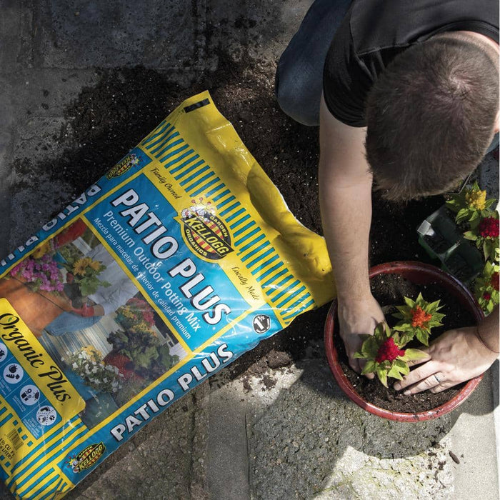 kellogg patio plus potting mix Organic Garden Soil 1.5 cu.ft Patio Outdoor Potting Mix Kellogg