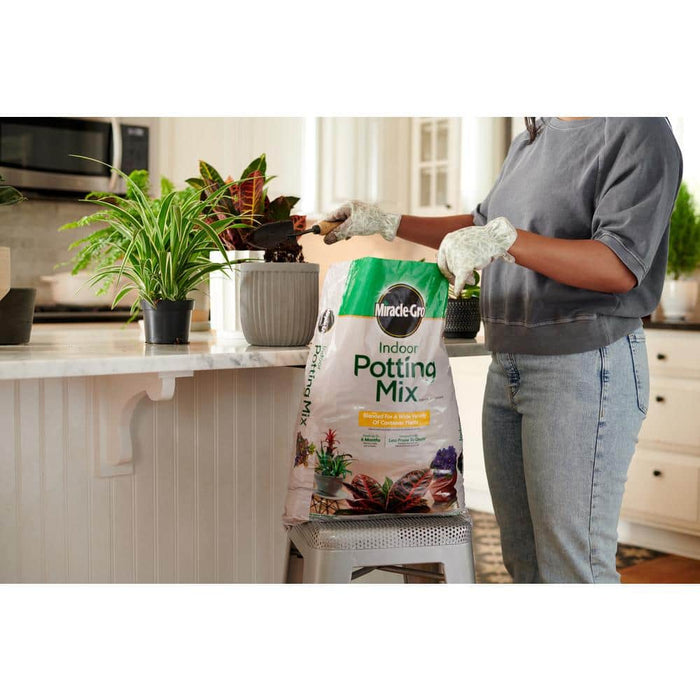 miracle-gro 16-quart potting soil mix Potting Mix 16 Qt. Indoor Soil Blended for a Wide Variety of Houseplants Feeds up to 6 Months Miracle-Gro