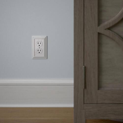 Wall Plate Single Duplex 1-Gang Derby White (1-Pack)